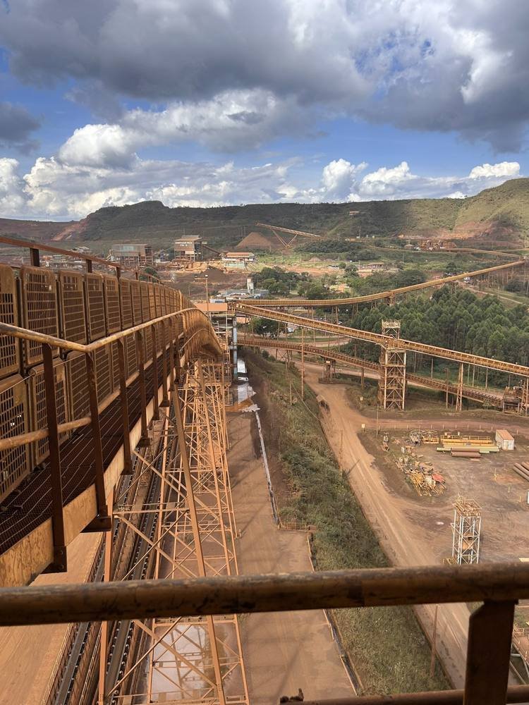 Transportadores de correia em complexo de mineração